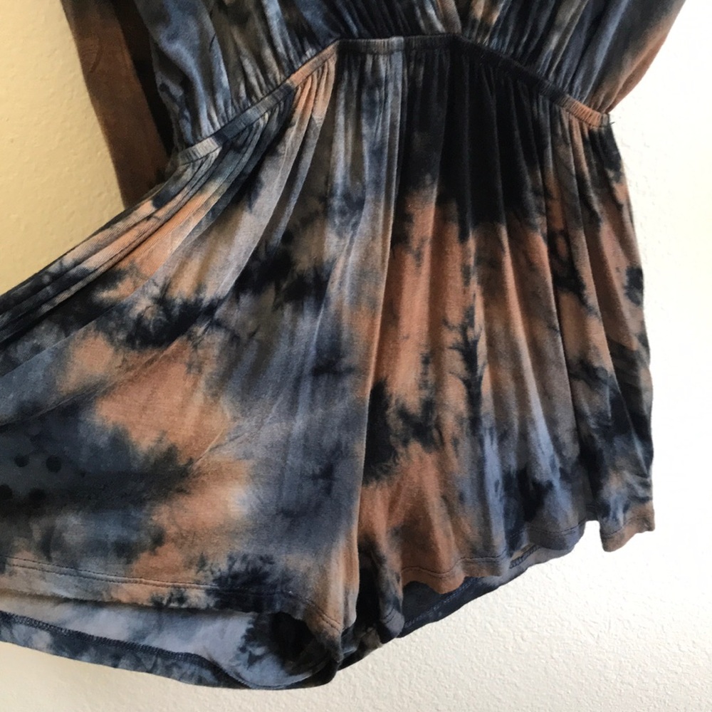 Romper - Picture 4 of 4
